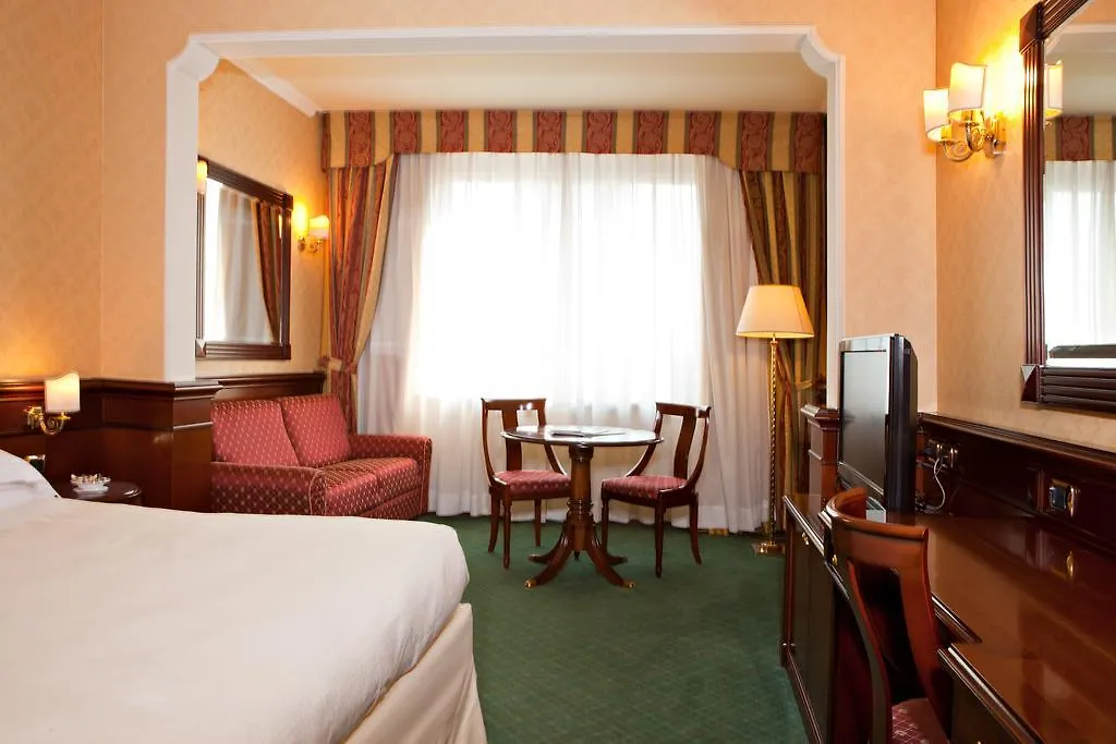 Atahotel Executive Milan 4*,